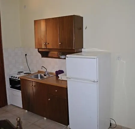 Canal D'amour Makris Apartment *